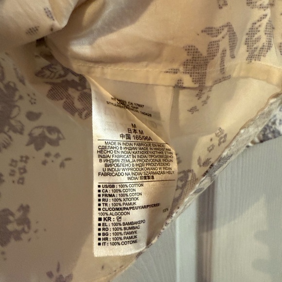 GAP White and Blue Floral Top - Picture 3 of 4